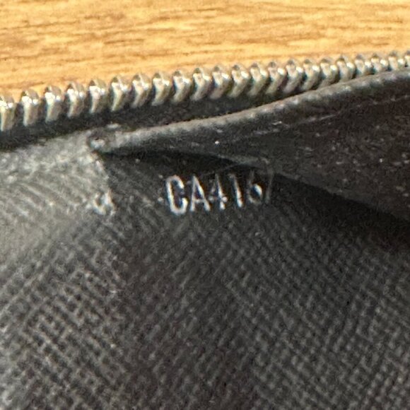 ✨ Louis Vuitton Damier Zippy Wallet Organizer with Box - Picture 9 of 14